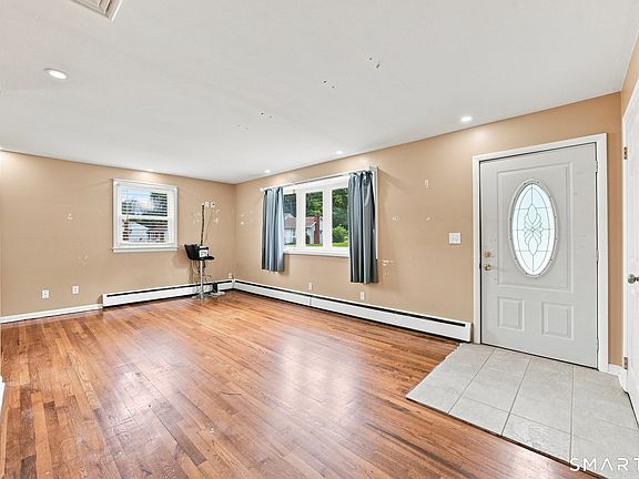 4th image of 47 Victoria Drive