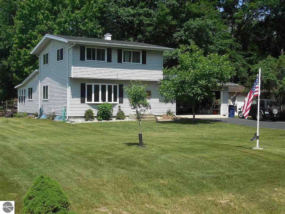 1st image of 1058 Bundy Dr