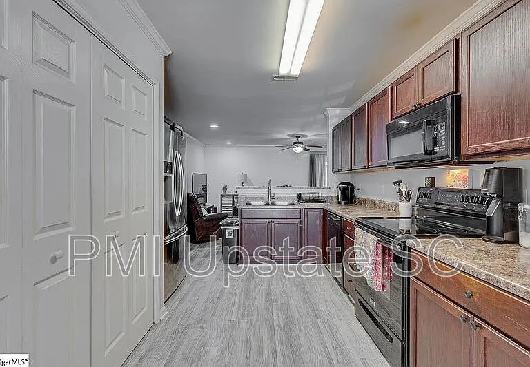 1122 E Lee Rd — Photo 6