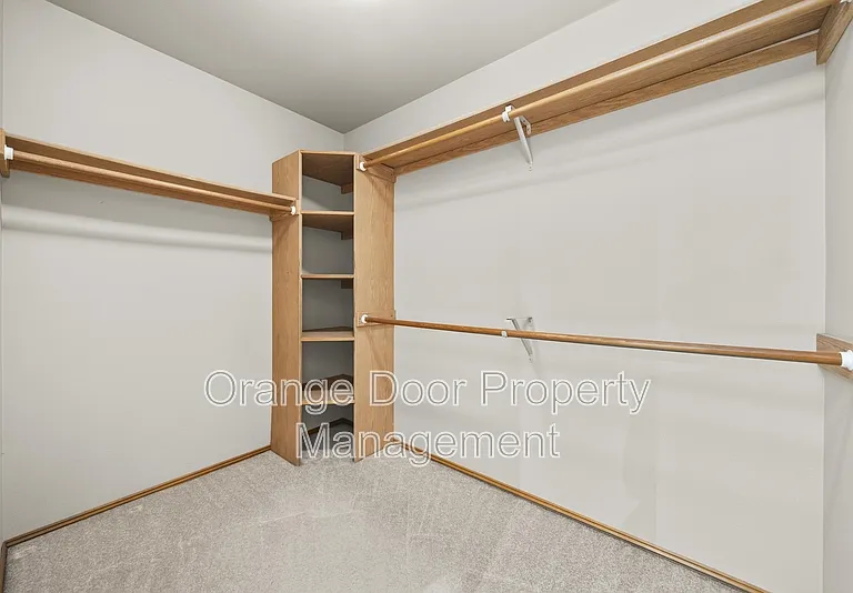 5204 Ridge Dr NE — Photo 30