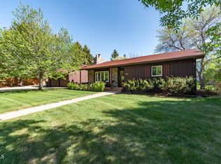 1531 Country Ln, Bismarck, ND 58503