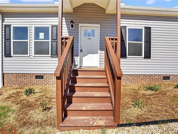 3rd image of 1485 Thayer Rd