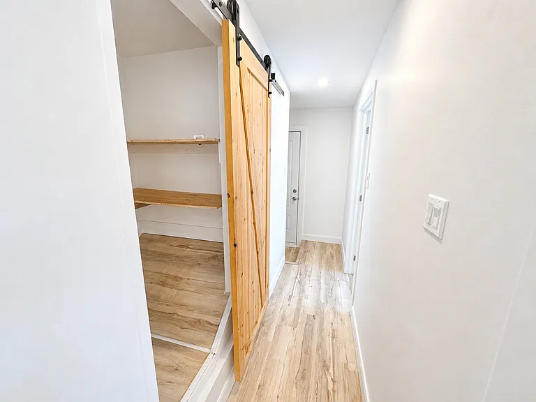 24 Cayuga St #A — Photo 17