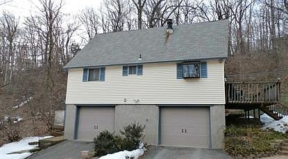 2nd image of 19 Laurel Dr