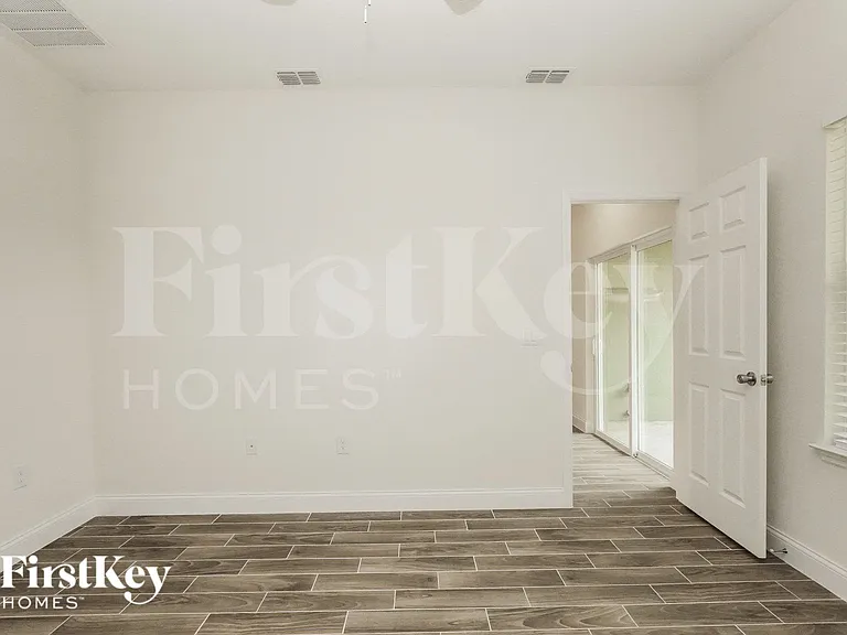 1204 Atlantic Ct — Photo 6