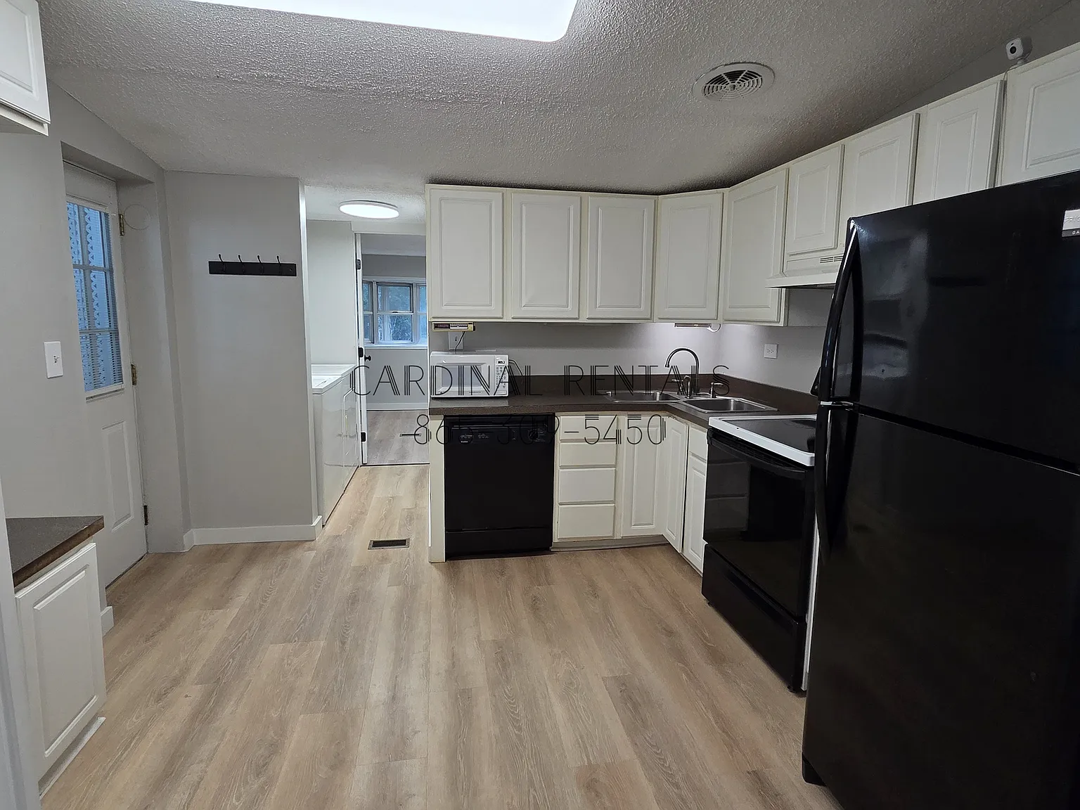 3 bed, 1048 sqft, $1,850 — Photo 4