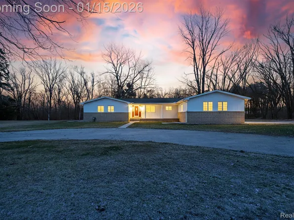 3290 Gruber Rd, Monroe, MI 48162