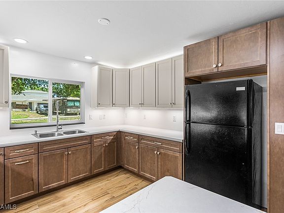 5th image of 16351 Karen Way