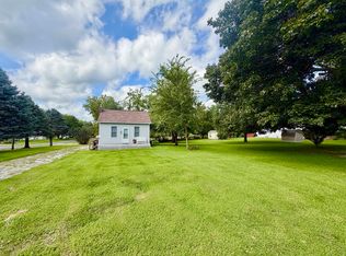 609 NW 6th St, Aledo, IL 61231