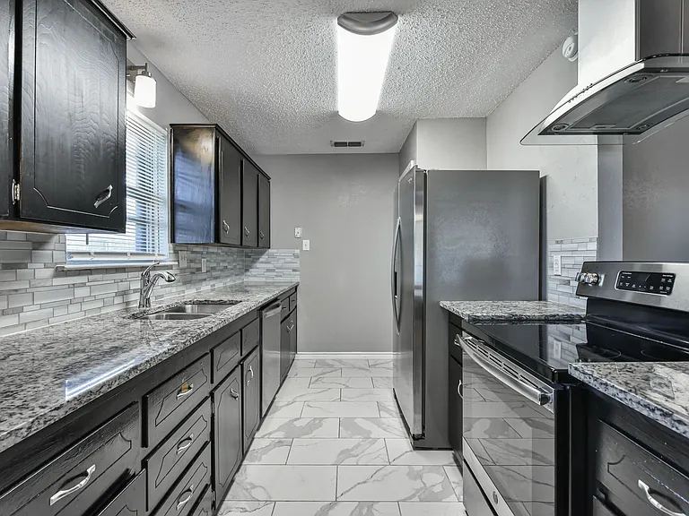 1307 Linda Spur — Photo 12