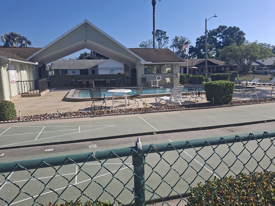 2nd image of 6215 Emerson Dr