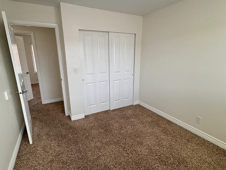 651 N 100 W #H — Photo 18