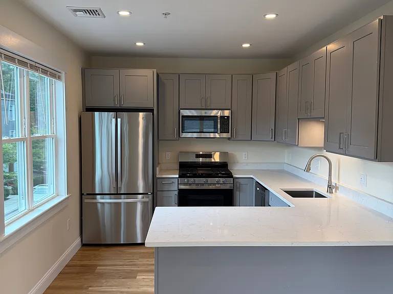 14 Dorr St #2 — Photo 10