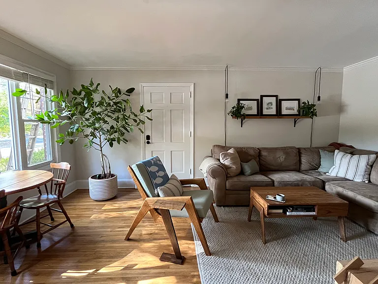 1003 Guilford Rd — Photo 11