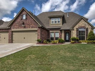 14454 S Lakewood Ave, Bixby, OK 74008