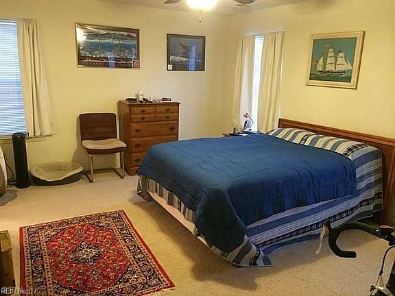 3rd image of 8824 Hammett Ave