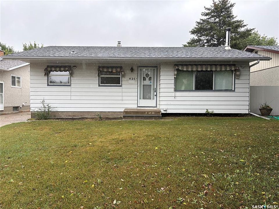 1st image of 435 Garnet STREET N