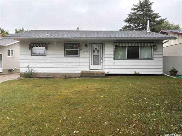 435 Garnet STREET N, Regina, SK S4R 3T2