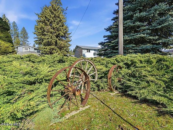 3rd image of 6859 W Trevor St