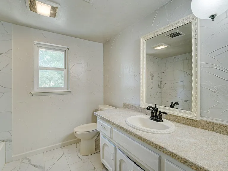 4724 NW 76th St — Photo 21