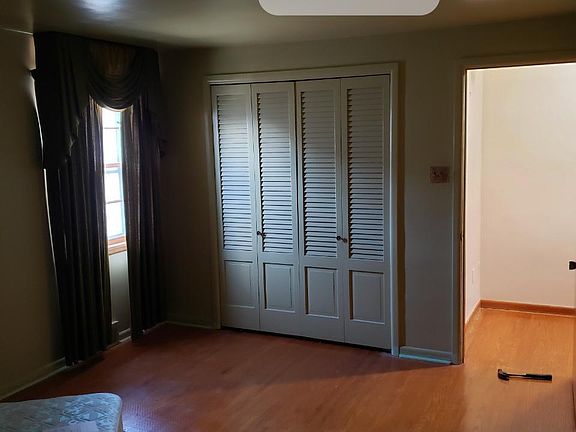 2nd image of 544 22nd St
