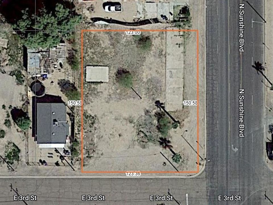 2nd image of 302 N Sunshine Blvd