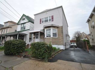 69 W 8th St, Bayonne, NJ 07002