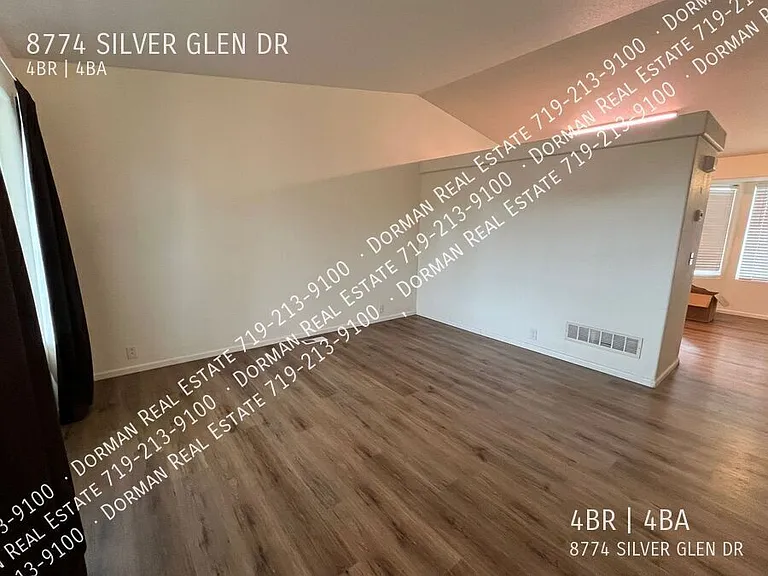 8774 Silver Glen Dr — Photo 3