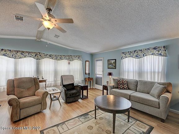 3rd image of 1115 Navajo Dr