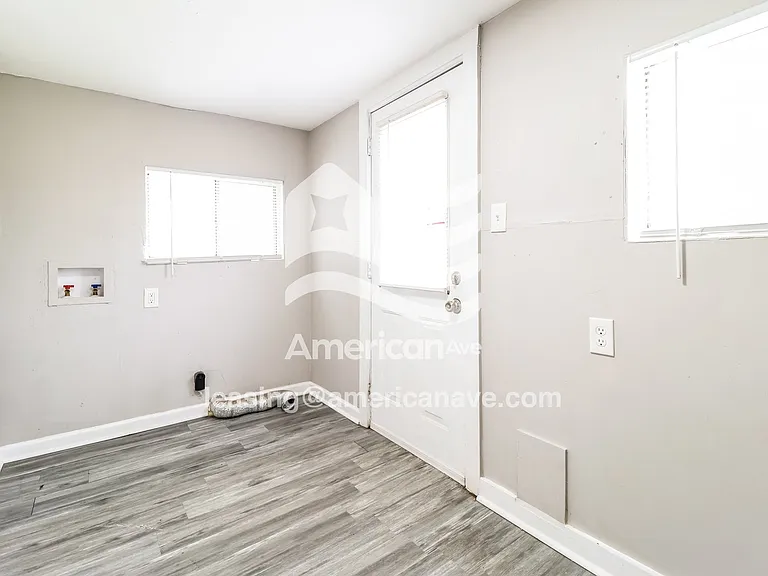 1651380_014_bedroom_14364287.jpg