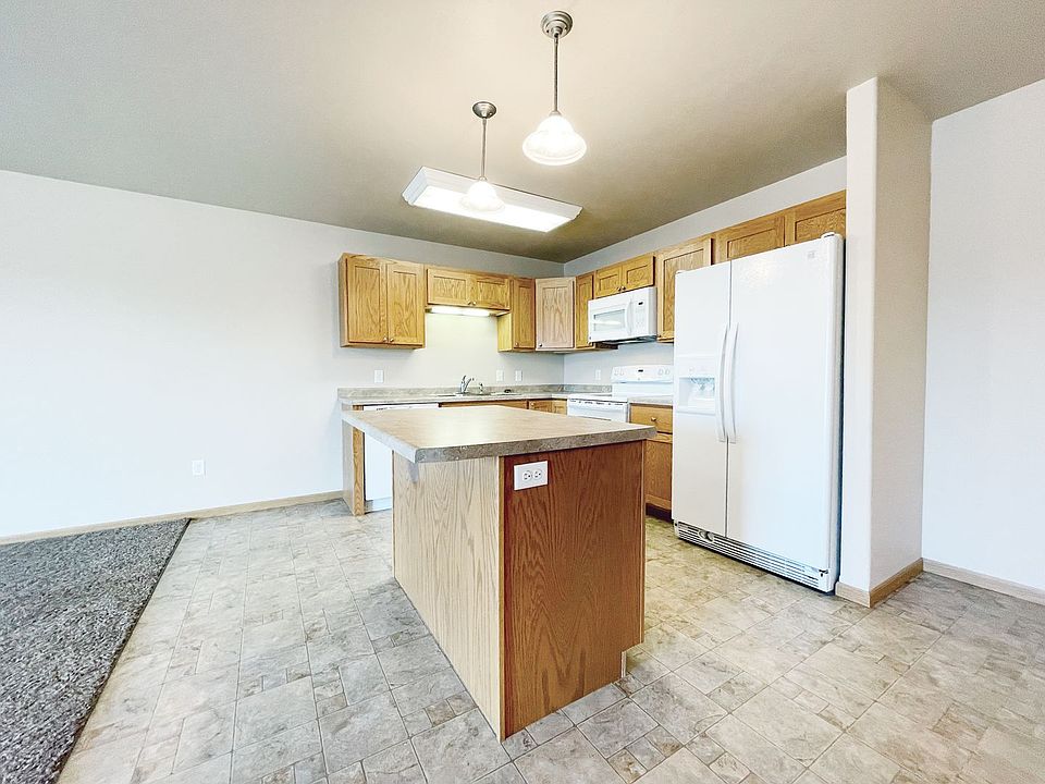 Lindenwood Apartments 3805 2nd St NE Minot, ND Zillow