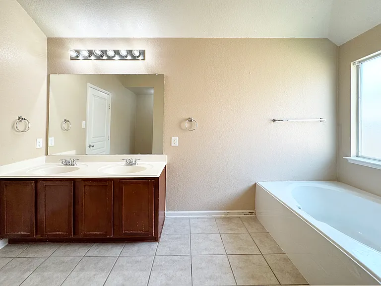 12109 Macaroon Ln — Photo 21