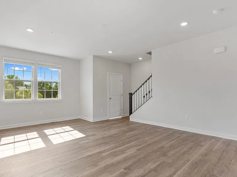 16502 Green Glade Dr — Photo 6