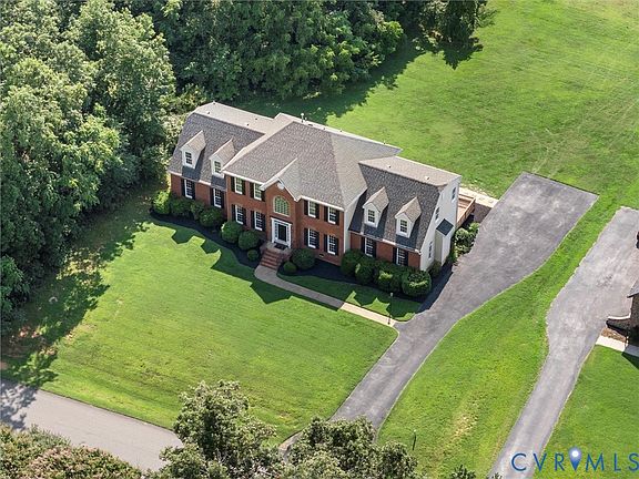 3rd image of 8441 Colemanden Dr