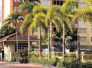 1770 NE 191st St APT 700, Miami, FL 33179