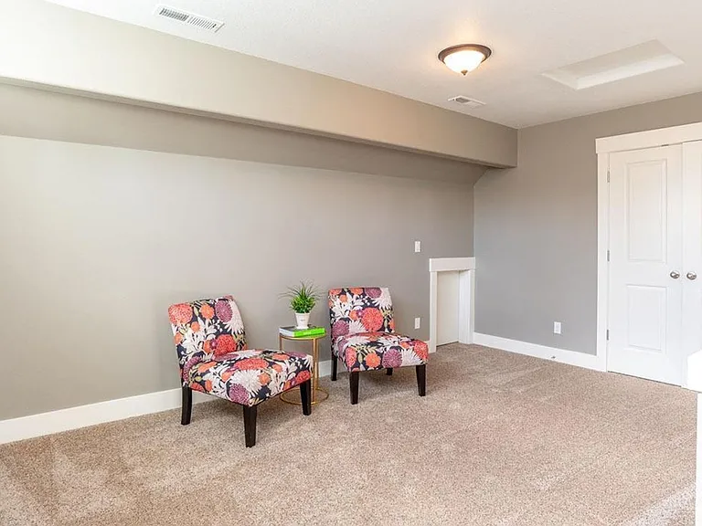 1068 SE Leonel Ln — Photo 18