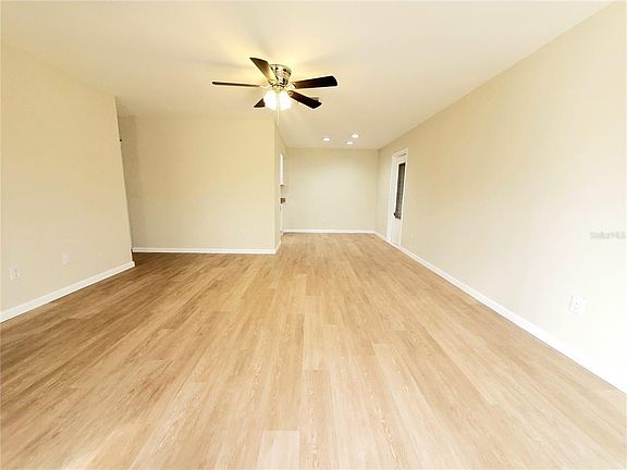 3rd image of 2731 Sherbrooke Ln APT B