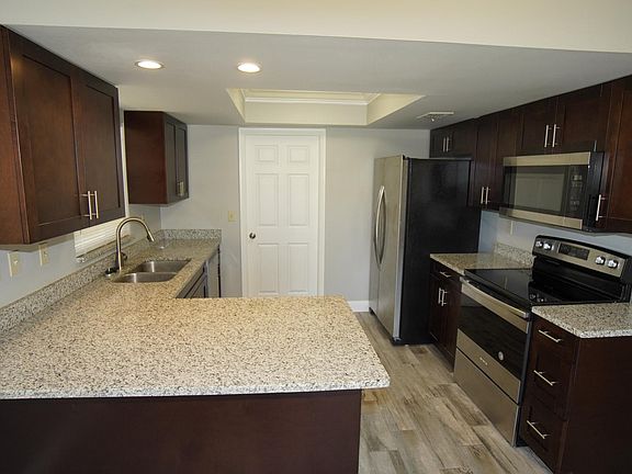 5th image of 1353 Eastwood Dr