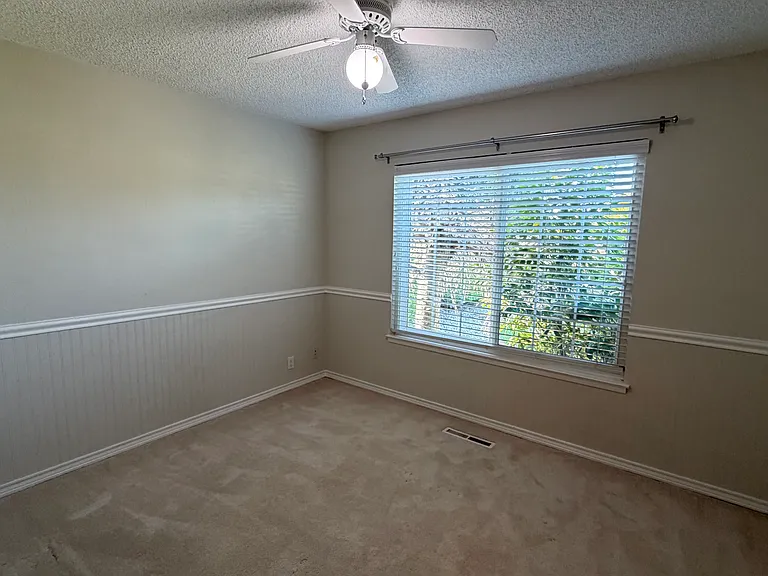 37843 Menard Ct — Photo 10