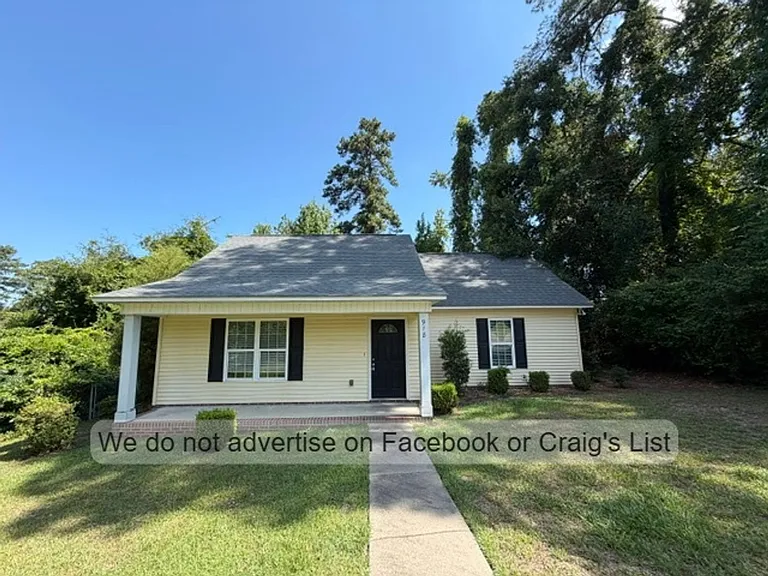 918 Carolina Ave — Photo 1