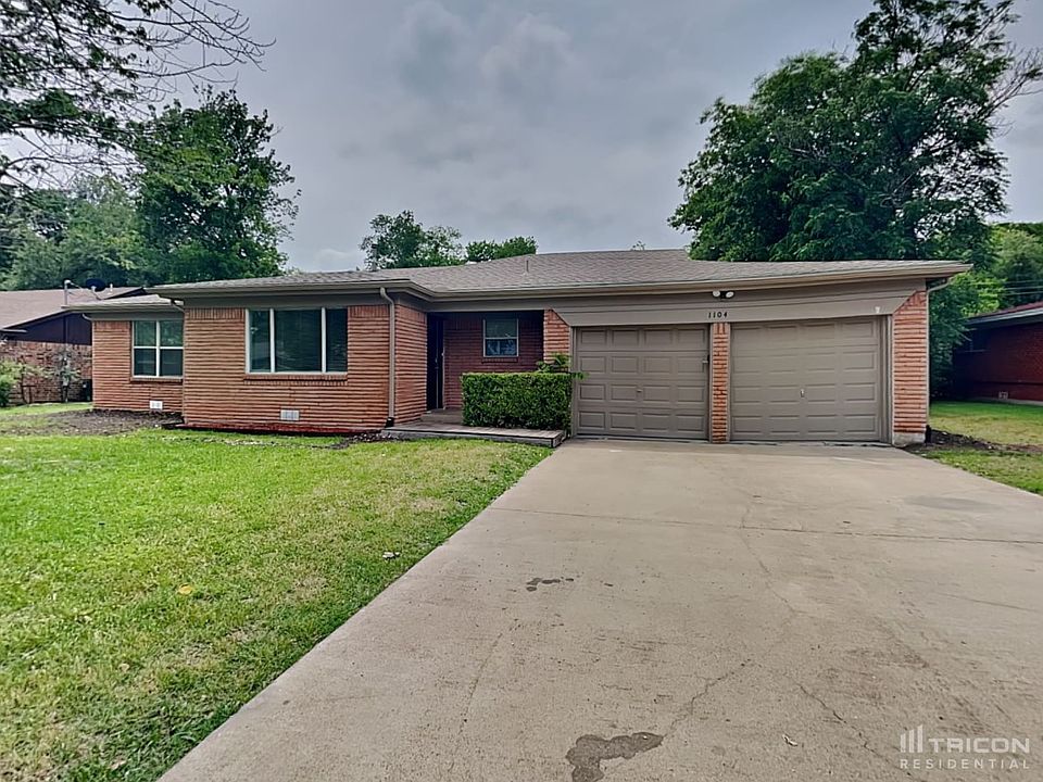 1104 Park Center St, Benbrook, TX 76126 Zillow