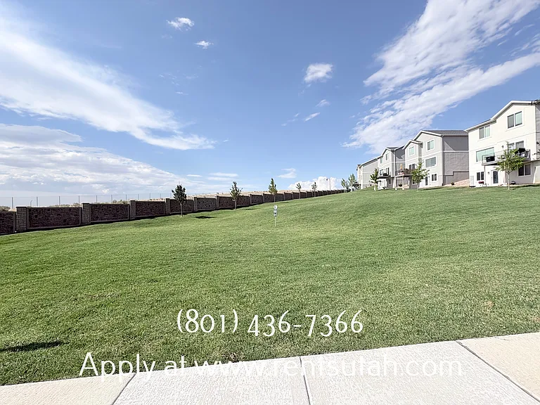 647 W Raintree Ln — Photo 45
