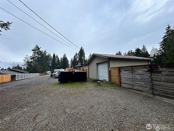 4th image of 5013 80th Street E