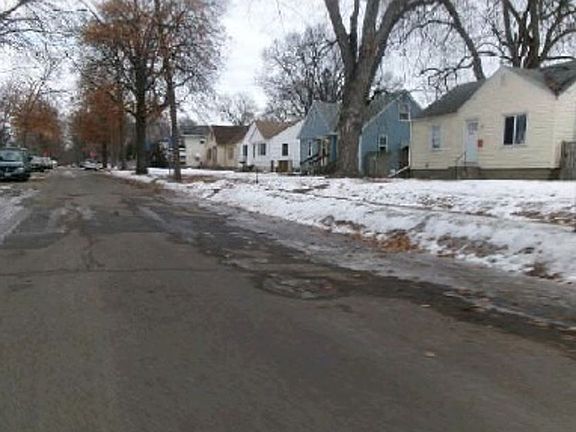 Exterior Neighborhood (street photo)