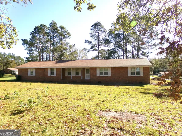 104 Hicks Ave, Swainsboro, GA 30401
