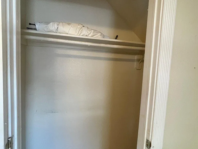 2202 Leon St — Photo 17
