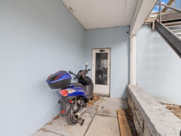 lexington-kentucky-446756855 picture