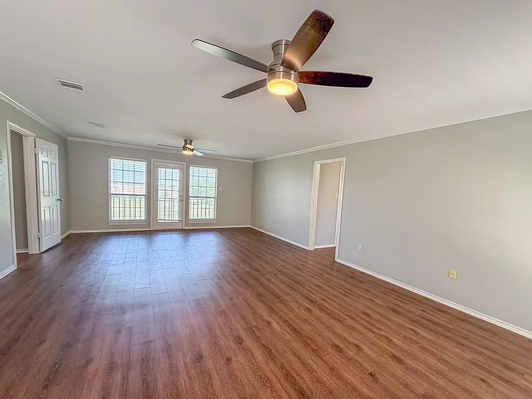 1111 Cedar Rock Pkwy — Photo 3