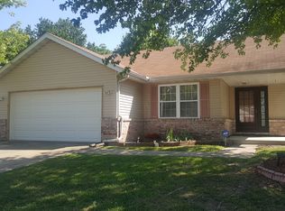 866 Misty Valley Rd, O Fallon, IL 62269