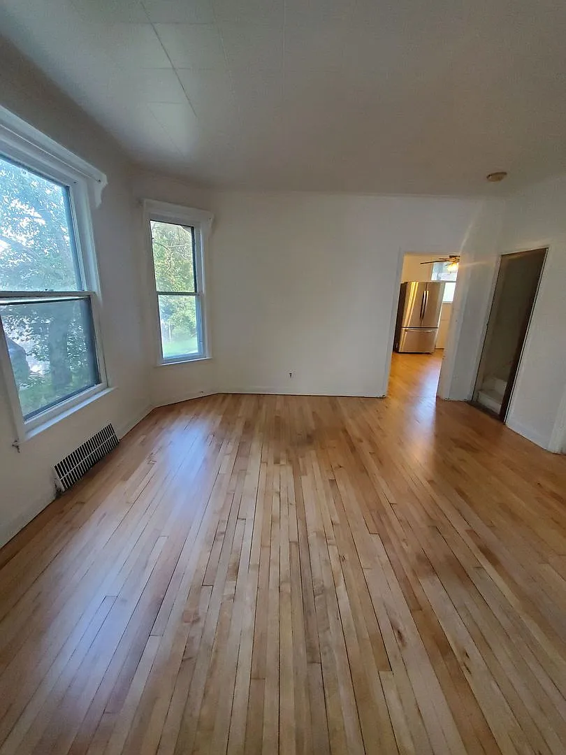 922 E. Main St Duplex — Photo 2